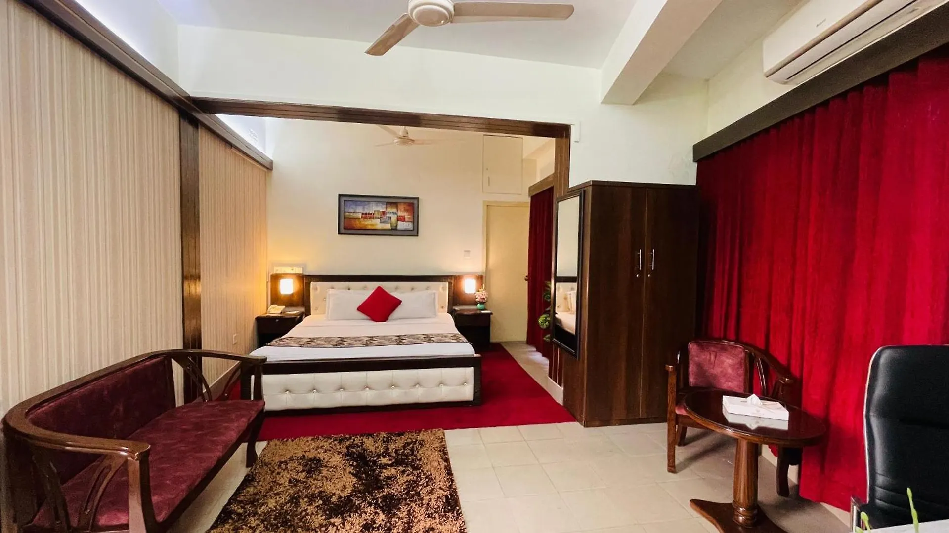 Hotel Grand Circle Inn Dakka